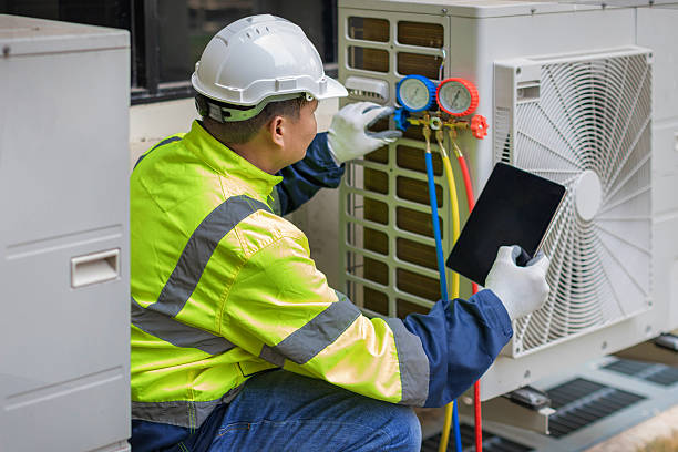 Professional Hvac Installation technician working in Aurora, TX